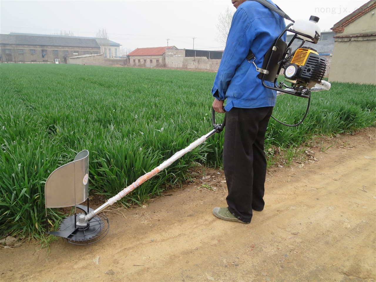 花圃杂草除草机 农用锄地松土机 果园旋耕机