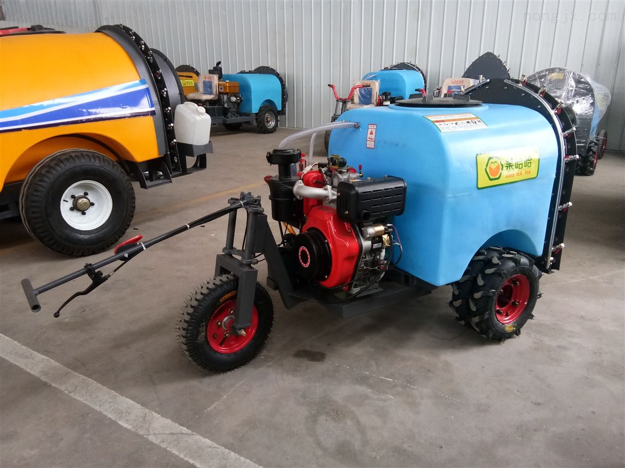 g6l 果哈哈自走式打药机小机型